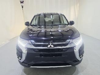 Mitsubishi Outlander 2.0 PHEV Instyle+ 4WD149Kw Bjr.2018 picture 2
