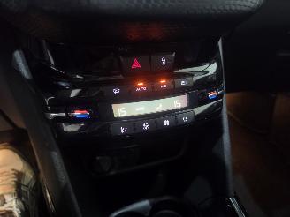 Peugeot 2008 1.2 PureTech Allure Panorama Bjr.2016 picture 22
