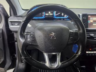 Peugeot 2008 1.2 PureTech Allure Aut Trekhaak Panorama picture 17