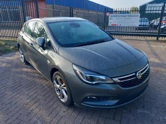 Coche siniestrado Opel Astra Astra K, Hatchback 5-drs, 2015 / 2022 1.4 Turbo 16V 2017/2