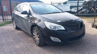 Auto da rottamare Opel Astra Astra J Sports Tourer (PD8/PE8/PF8), Combi, 2010 / 2015 1.7 CDTi 16V 2011/6