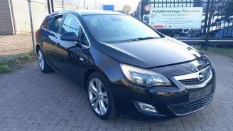 Salvage car Opel Astra Astra J Sports Tourer (PD8/PE8/PF8), Combi, 2010 / 2015 1.4 Turbo 16V 2011/4