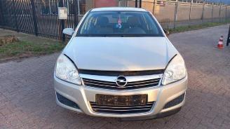 Opel Astra Astra H (L48), Hatchback 5-drs, 2004 / 2014 1.6 16V picture 2