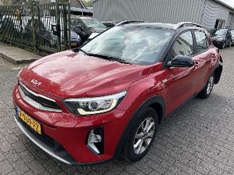 damaged passenger cars Kia Stonic 1.0 T-GDI  MHEV Dynamic Line 2022/4