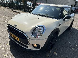 Schadeauto Mini Clubman 1.5 One Salt Business 2018/6