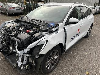Schadeauto Ford Focus Stationcar 1.0 EcoBoost Hybrid Titanium  ( nieuw prijs 38000,00 ) 2024/3