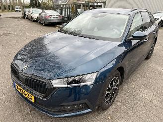Schadeauto Skoda Octavia Combi  1.0 TSI Business Edition 2024/2