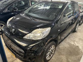 Schadeauto Peugeot 107 1.0-12V  XR   5 Drs 2011/6
