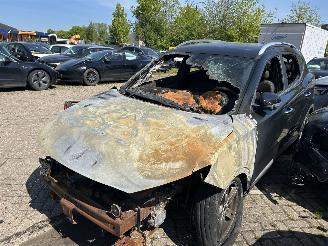 Schadeauto MG ZS EV ( zware brandschade ) 2022/3