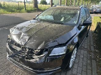 Schadeauto Skoda Octavia Stationcar 1.5 TSI  Automaat Greentech Style Business 2019/10