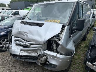 krockskadad bil bedrijf Ford Transit 2.2 TDCI 2013/1