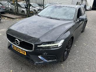 Coche accidentado Volvo V-60 2.0 D 3  Momentum 2020/5