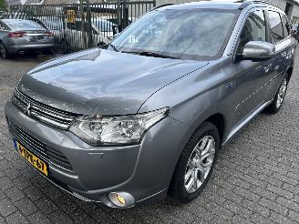 damaged passenger cars Mitsubishi Outlander 2.0 PluginHybrid Instyle  Automaat 2014/4