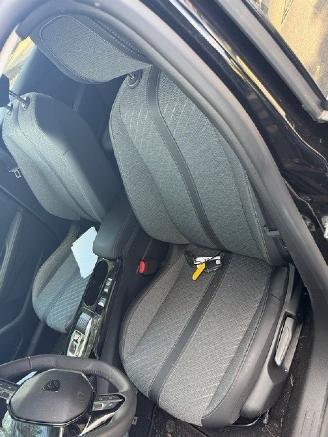 Peugeot e-208 EV  Allure 50kWh  Automaat picture 12