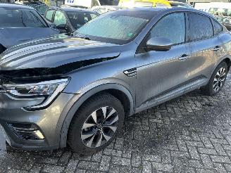 Unfallwagen Renault Arkana 1.6  E-Tech Hybrid  Automaat 2022/10