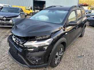 krockskadad bil auto Dacia Jogger 1.0 TCe 2024/8