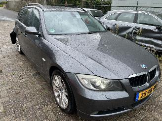 BMW 3-serie 318 D  Touring picture 3
