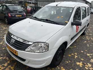 skadebil auto Dacia Logan MCV  1.6 MPI  Ambiance 2011/5