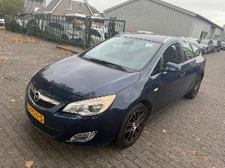 krockskadad bil auto Opel Astra Sports Tourer 1.4 Cosmo 2011/6