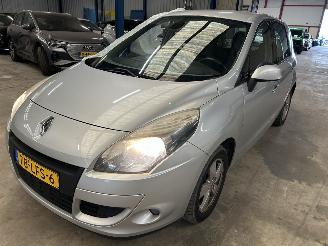skadebil auto Renault Scenic 1.6 Dynamic 2010/4