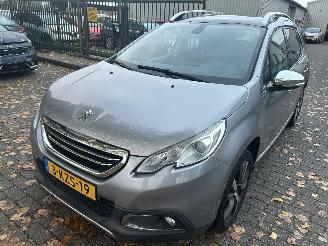 skadebil auto Peugeot 2008 1.6 VTI Feline 2013/9