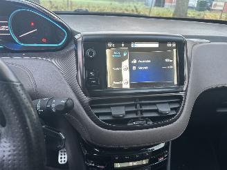 Peugeot 2008 1.6 VTI Feline picture 10