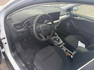 Ford Focus Sationcar 1.0 EcoBoost Hybrid Titanium  125 PK picture 12