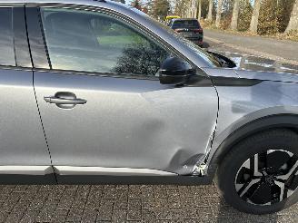 Peugeot 2008 1.2 PureTech  Allure picture 5