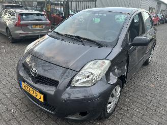 skadebil auto Toyota Yaris 1.3 VVT-i  Comfort  5 Drs 2010/3