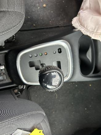 Toyota Yaris 1.5 Hybrid Dynamic  Automaat picture 9