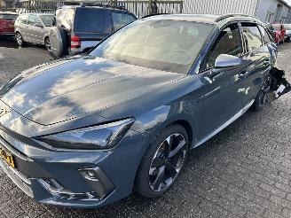 krockskadad bil auto Cupra Leon Sportstourer 1.5 PHEV  Business  Automaat  ( NW prijs 46000,00 ) 2025/1