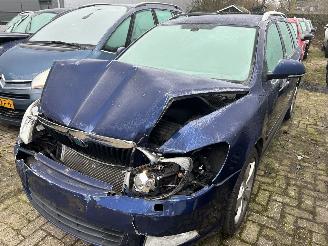 skadebil auto Skoda Octavia Stationcar 1.2 2011/1