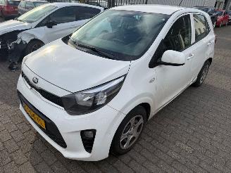 skadebil auto Kia Picanto 1.0 DPI  Comfortline 2021/2
