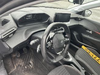 Peugeot 208 1.2 PureTech Active Pack picture 13