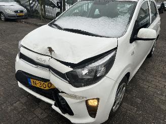 Schadeauto Kia Picanto 1.0 DPI  Comfortline 2021/11
