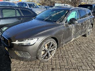 Avarii autoturisme Volvo V-60 2.0 T6 AWD  Recharge Plug-in Hybrid Ultra Bright  ( Leer-Panoramadak ) 2025/3