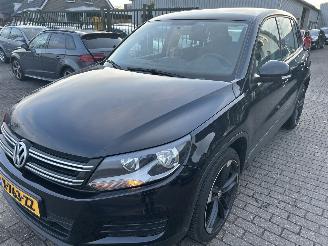 krockskadad bil auto Volkswagen Tiguan 1.4 TSI 2014/5