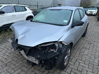 skadebil auto Renault Mégane 1.5 DCI   HB 2014/9