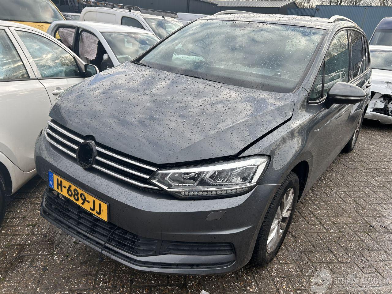 Volkswagen Touran 1.5 TSI  highline  7 Persoons