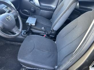 Toyota Aygo 1.0 VVT-I  Comfort  5 Drs -Airco picture 8