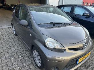 Toyota Aygo 1.0 VVT-I  Comfort  5 Drs -Airco picture 3
