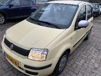 Vaurioauto  passenger cars Fiat Panda 1.2 2011/10