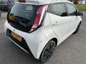 Toyota Aygo 1.0 VVT-i  X-Play picture 5