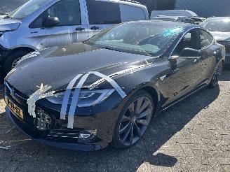krockskadad bil auto Tesla Model S Longe Range 2020/5