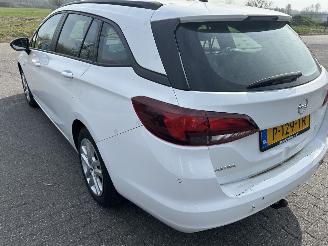 Opel Astra Sports Tourer 1.2 Turbo Edition picture 6