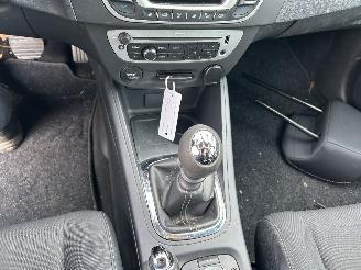 Renault Mégane 1.2 TCe Limited  5 drs picture 9