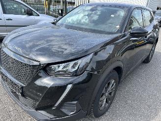 skadebil auto Peugeot 2008 1.2 PureTech  Automaat Active Pack 2022/2
