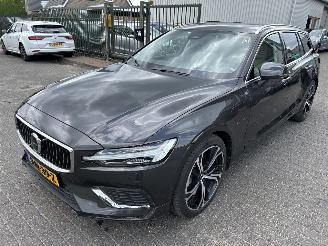 Vrakbiler auto Volvo V-60 2.0 T6 AWD  Recharge Plug-in Hybird Ultra Bright ( Leer-Panoramadak ) 2025/3