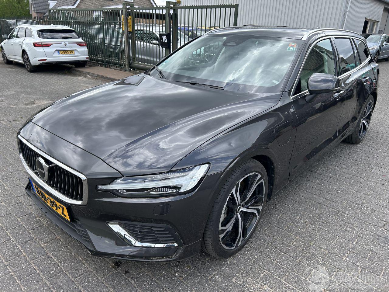 Volvo V-60 2.0 T6 AWD  Recharge Plug-in Hybird Ultra Bright ( Leer-Panoramadak )