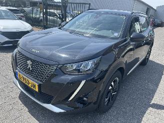skadebil auto Peugeot 2008 1.2 PureTech  Allure Pack 2021/5